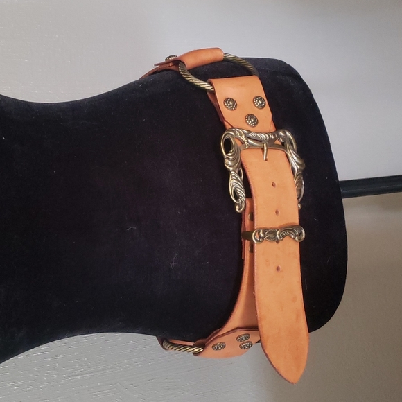 EUC Linea Pelle leather belt with brass details - Picture 3 of 9